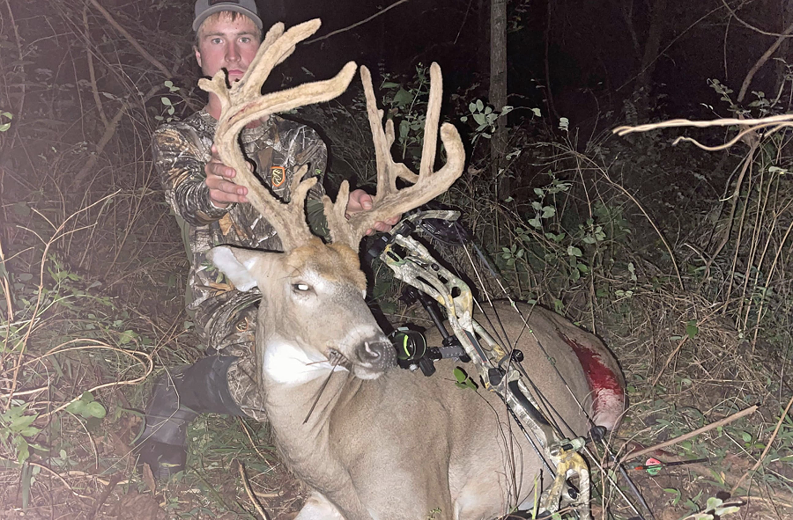 HuntStand Points Way To KY Velvet Monster [Big Buck ALERT] - HuntStand