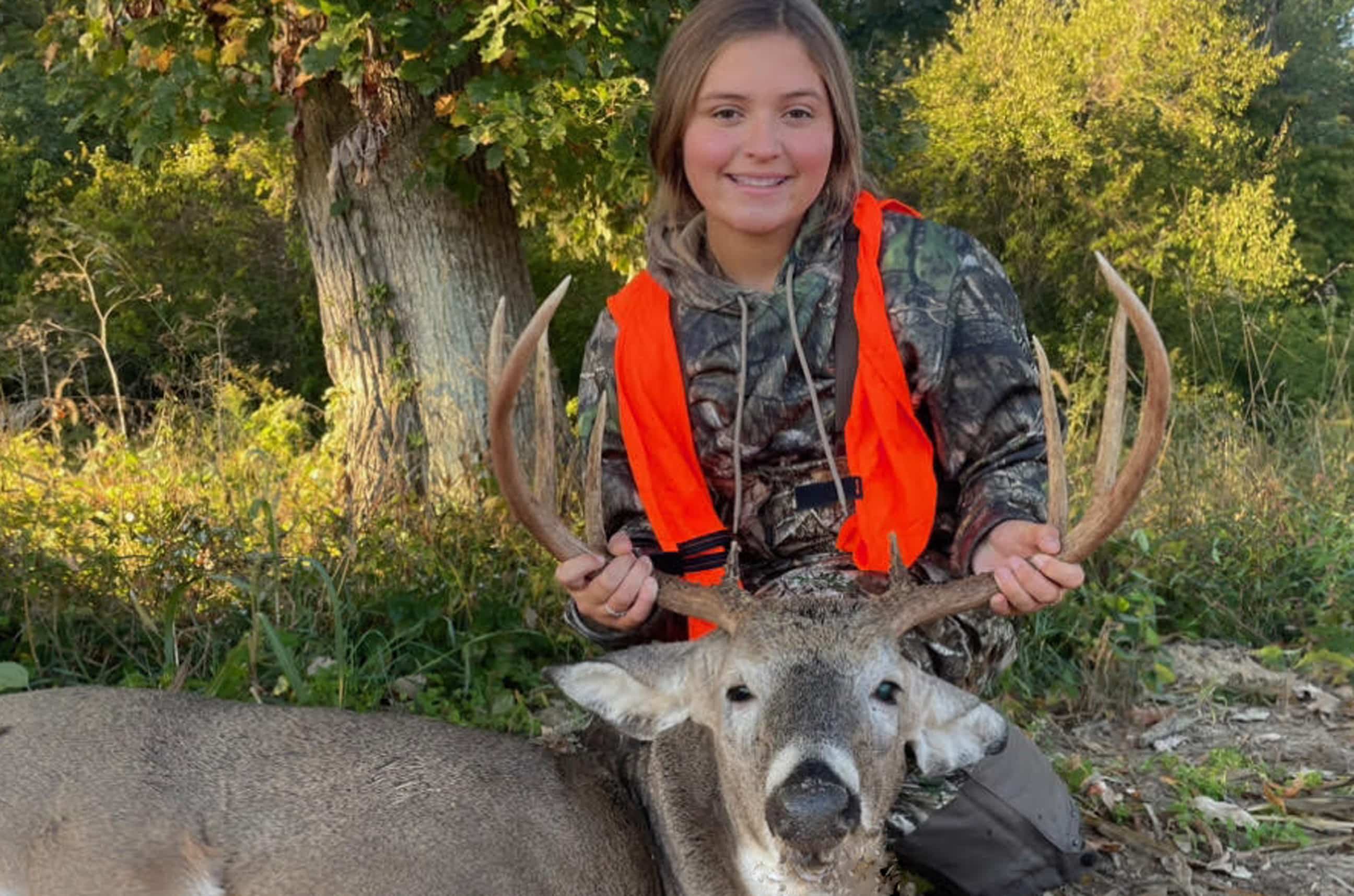 HuntStand Leads Way To Burly Illinois Buck [Big Buck ALERT] - HuntStand