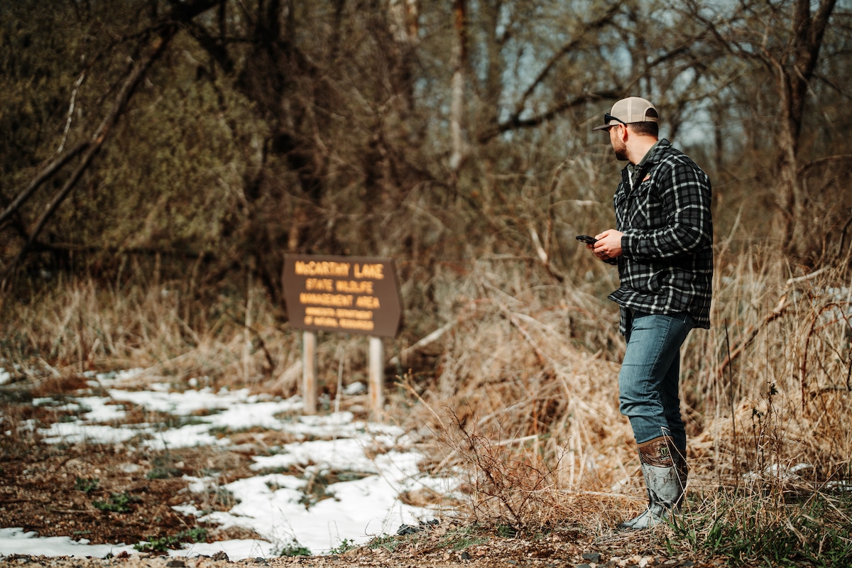 Monster Bucks: The Truth About Hunting Huge Deer