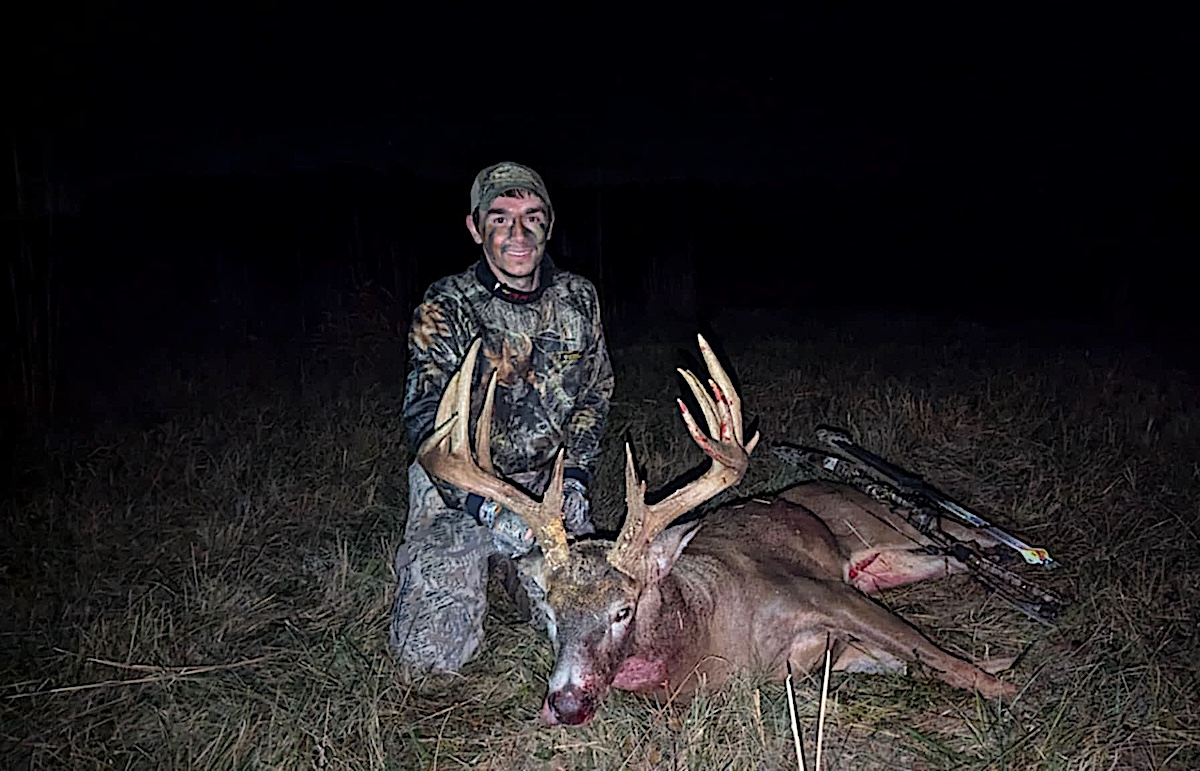 Public-Land Bowhunter Arrows Huge Whitetail Buck